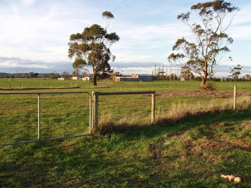 22 Cemetery Road, Yarragon VIC 3823