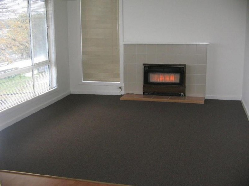 8 Burton Street, Warragul VIC 3820