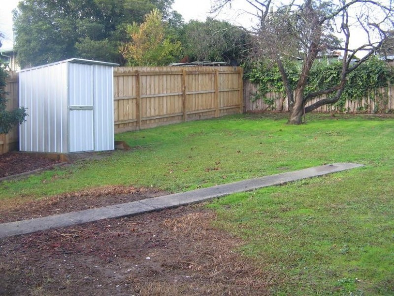 8 Burton Street, Warragul VIC 3820