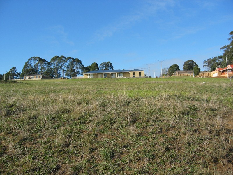 27 Claudia Crescent, Drouin VIC 3818