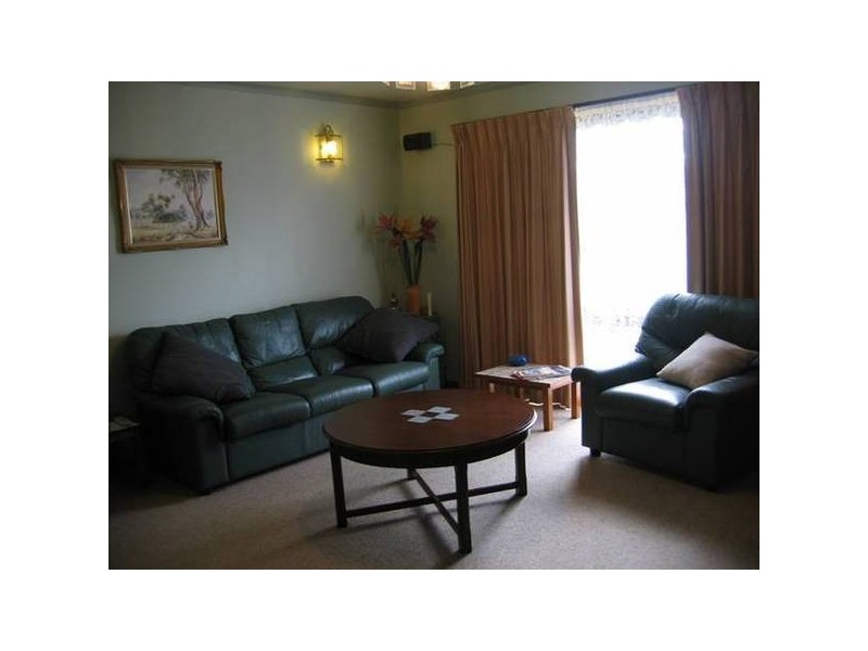 Cambridge Drive, Warragul VIC 3820