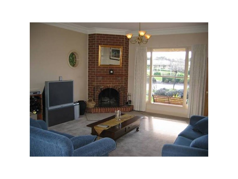 Martin Court, Warragul VIC 3820