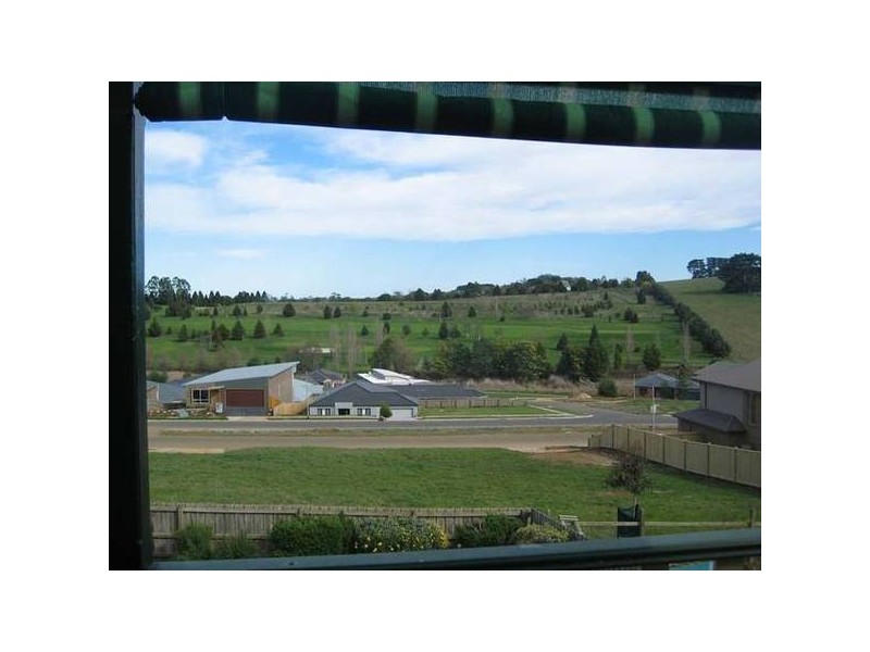 27 Willow Cres, Warragul VIC 3820