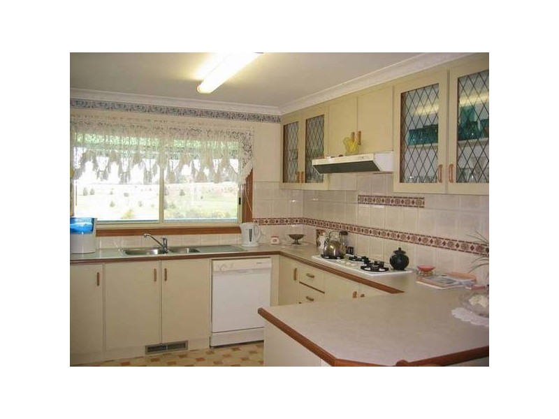 27 Willow Cres, Warragul VIC 3820