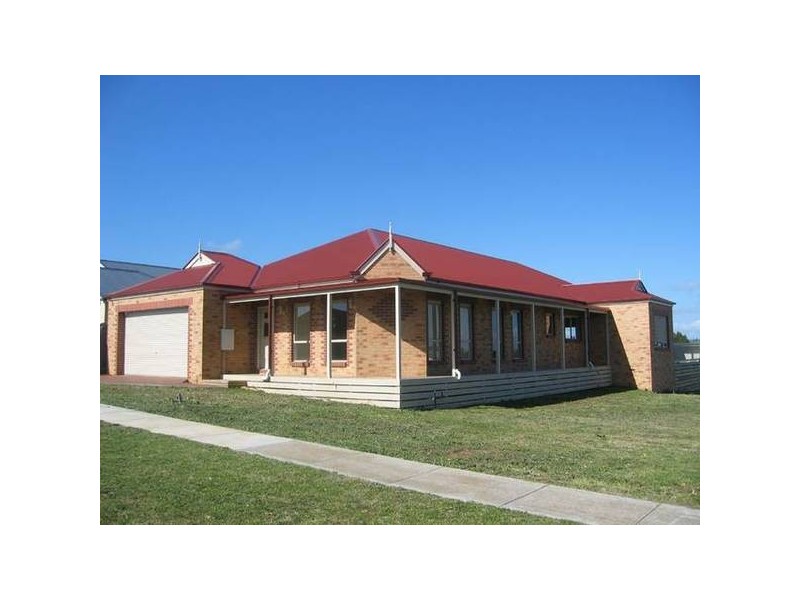12 Munro Street, Warragul VIC 3820