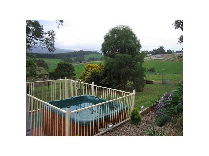 11 Jindivick Road, Neerim South VIC 3831