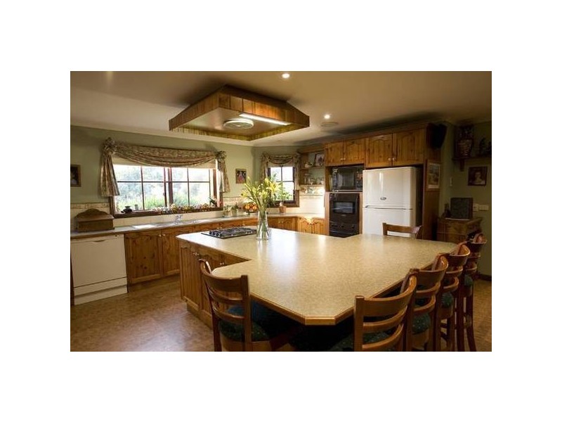 21 Moroka. Drive, Warragul VIC 3820