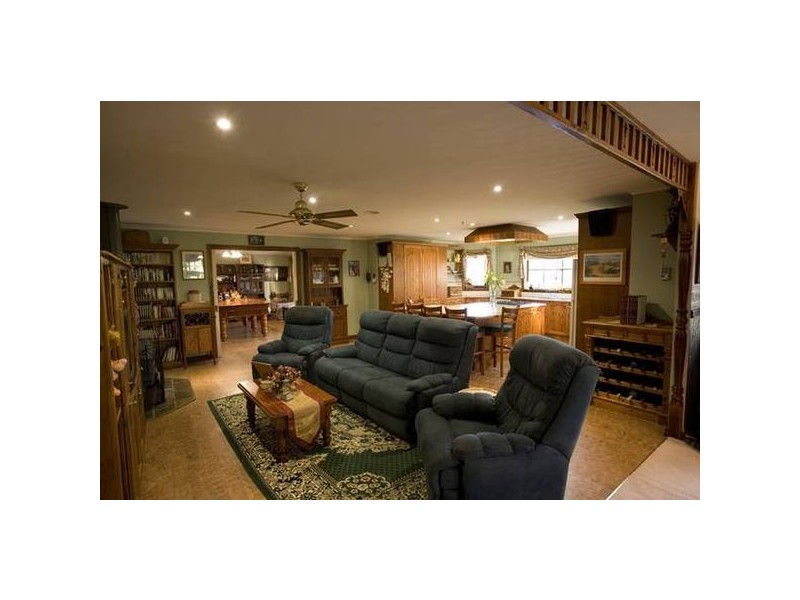 21 Moroka. Drive, Warragul VIC 3820