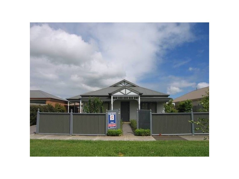 15 Loch Street, Yarragon VIC 3823