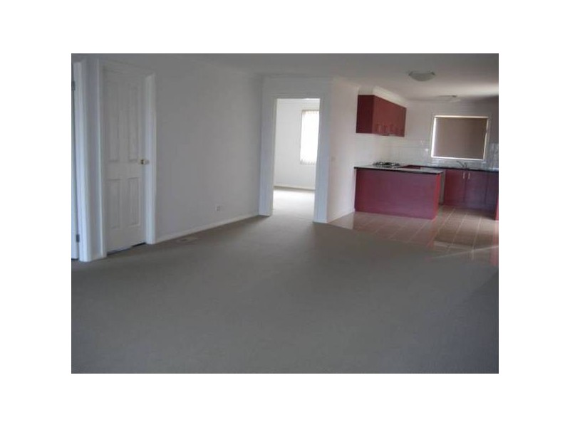 2/1 Henshall Street, Warragul VIC 3820