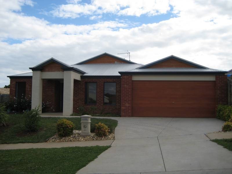 4 Toorongo Street, Drouin VIC 3818