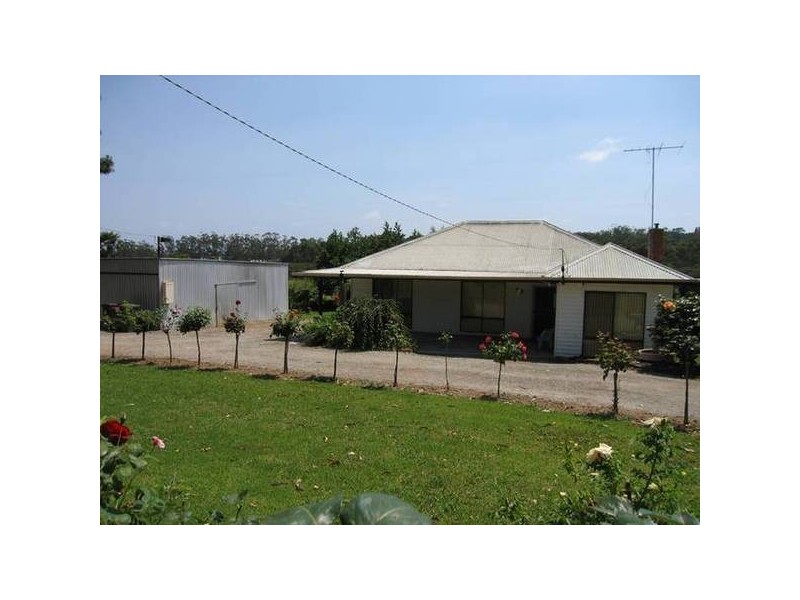 81 Longwarry Road, Drouin VIC 3818