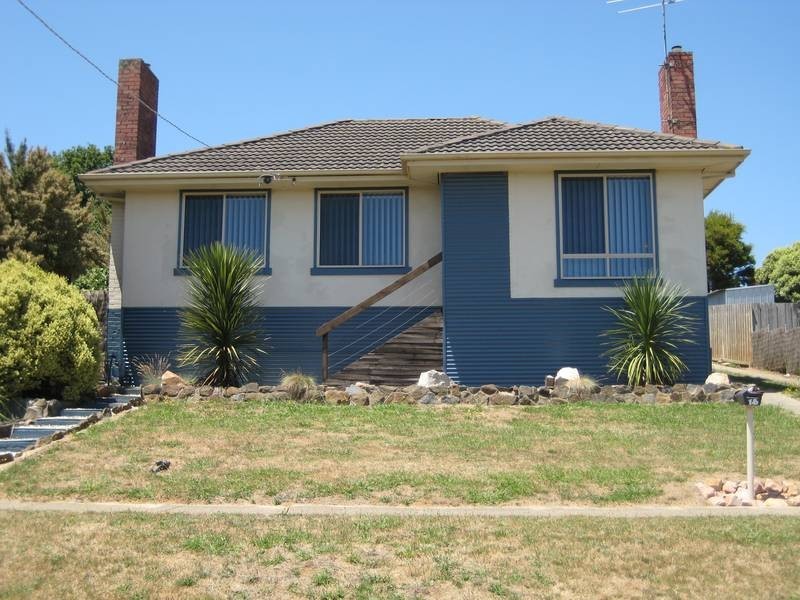 18 Burton Street, Warragul VIC 3820