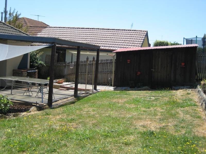 18 Burton Street, Warragul VIC 3820