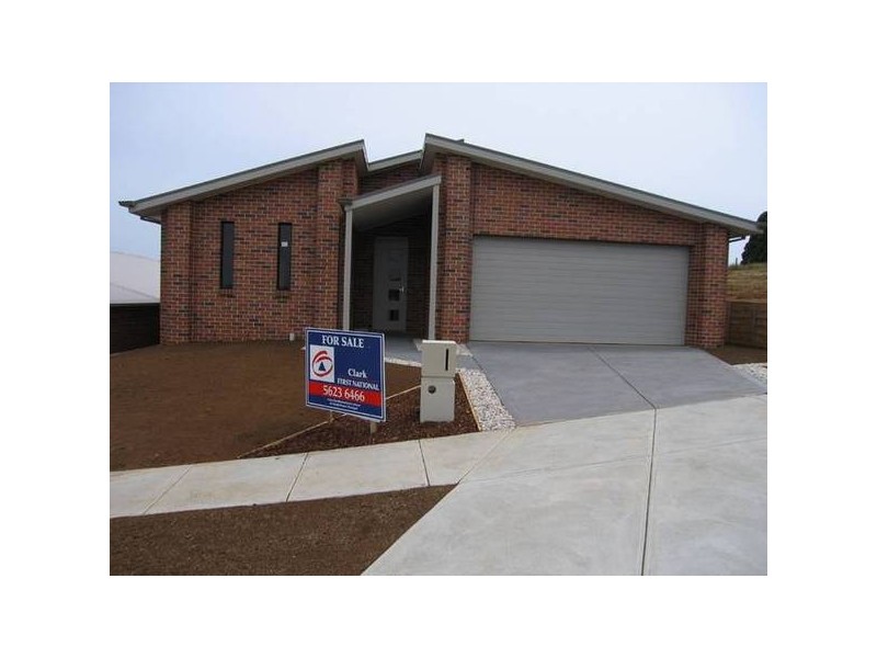 22 Willow Crescent, Warragul VIC 3820