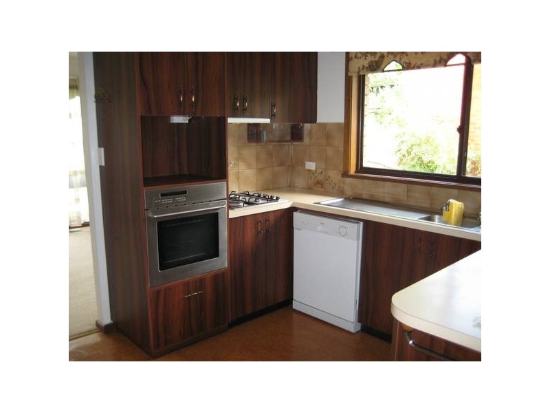 28 Wood Street, Drouin VIC 3818