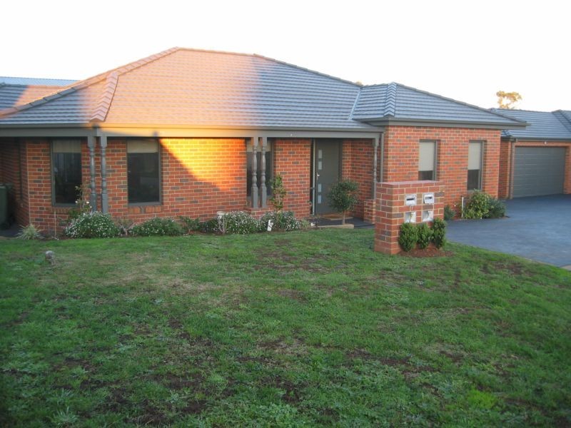 1/26 Lyndhurst Square, Drouin VIC 3818