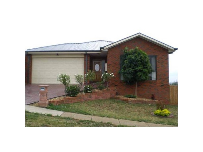 27 Eade Avenue, Warragul VIC 3820