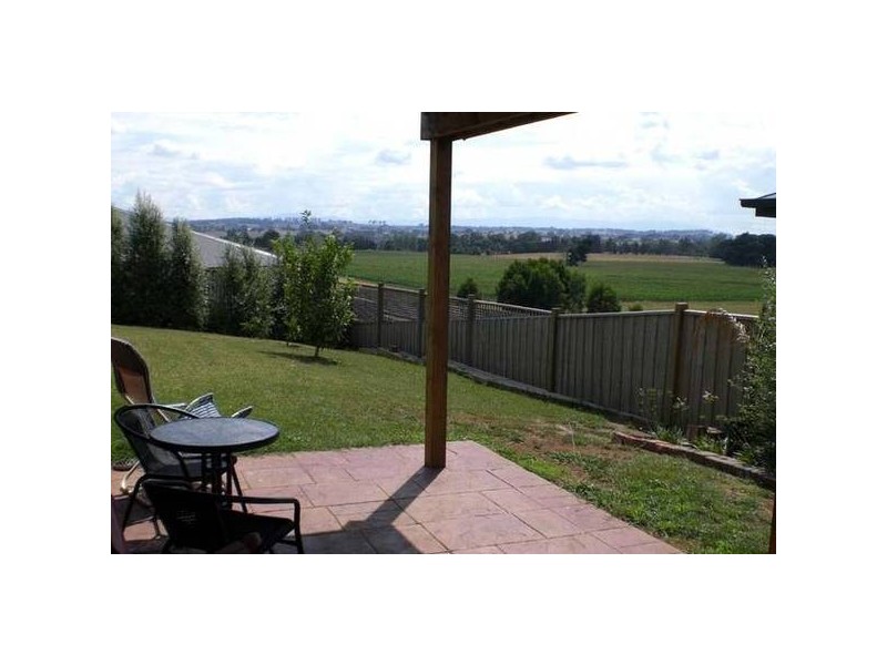 27 Eade Avenue, Warragul VIC 3820
