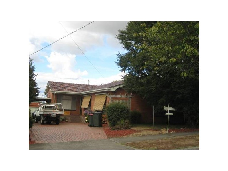 10 Sinclair Street, Warragul VIC 3820
