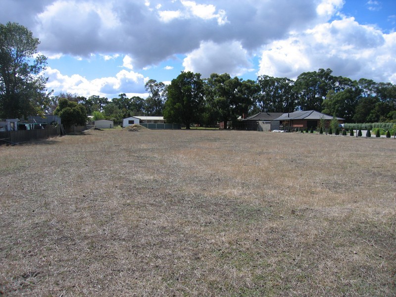 54 Gaul Avenue, Darnum VIC 3822
