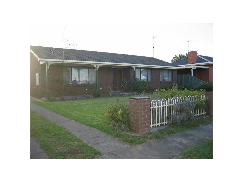 1 McLean Street, Drouin VIC 3818