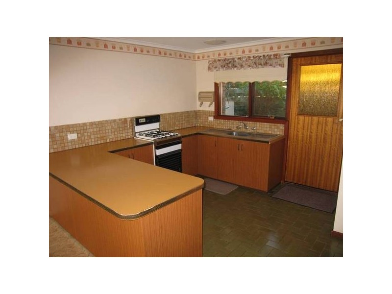 3/4 McCulloch Ave, Warragul VIC 3820