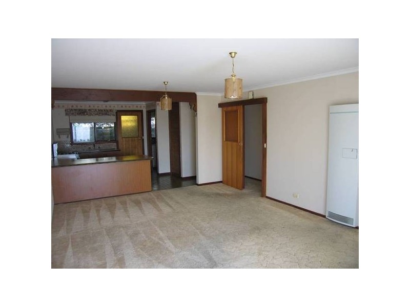 3/4 McCulloch Ave, Warragul VIC 3820