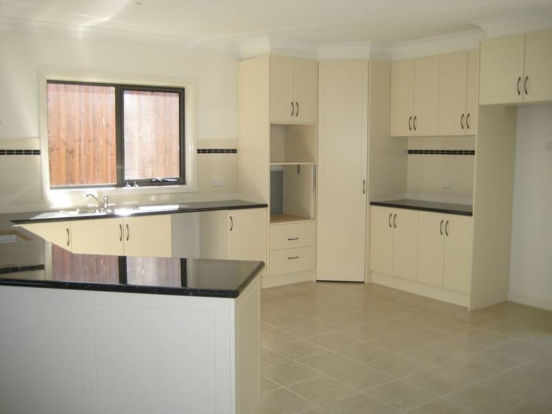 1/26 Lyndhurst Square, Drouin VIC 3818