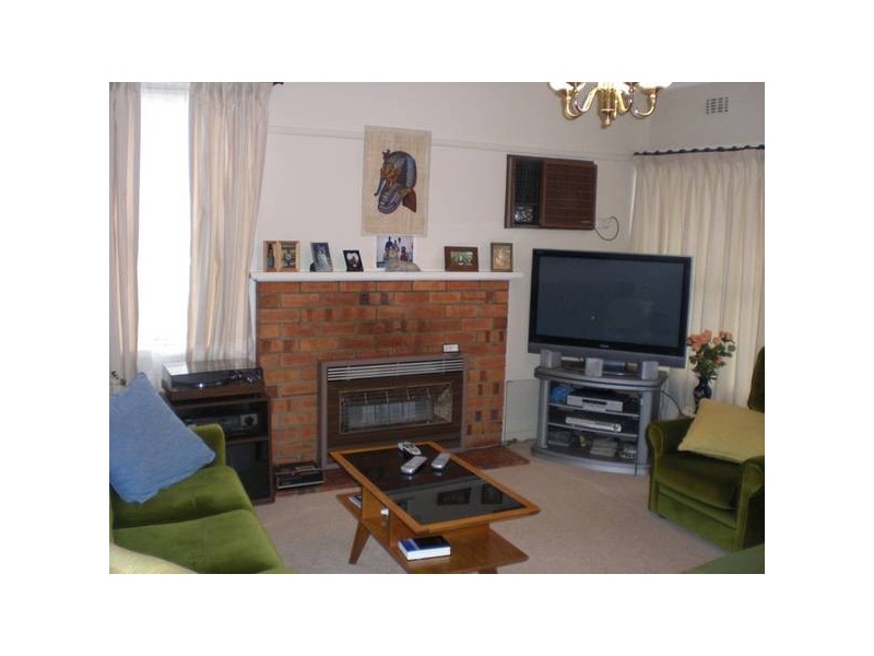 42 Burton Street, Warragul VIC 3820