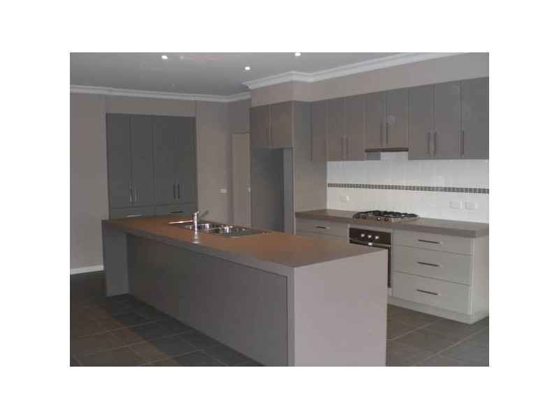 74 Grange Crescent, Warragul VIC 3820