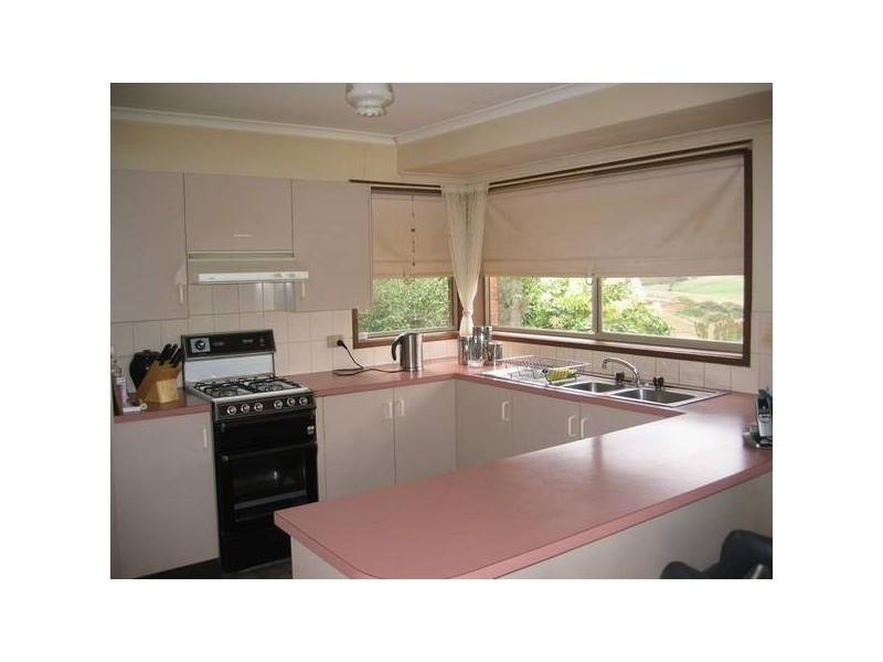 8 Gerrard Street, Drouin VIC 3818