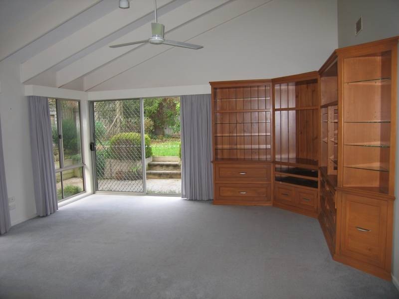 8 Willow Crescent, Warragul VIC 3820