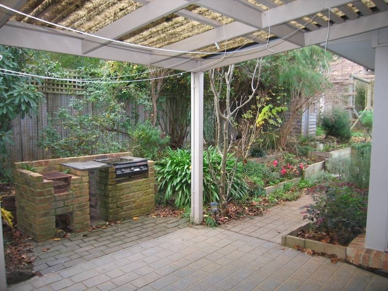 8 Willow Crescent, Warragul VIC 3820