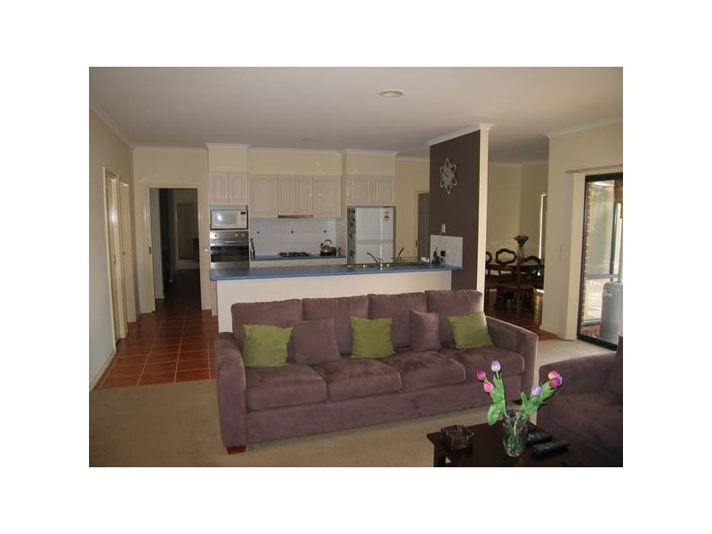 2 Grosvenor Court, Warragul VIC 3820