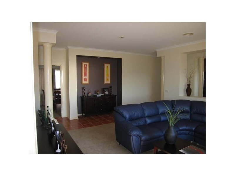 2 Grosvenor Court, Warragul VIC 3820