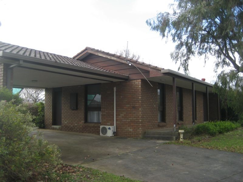 23 Johnson Avenue, Drouin VIC 3818