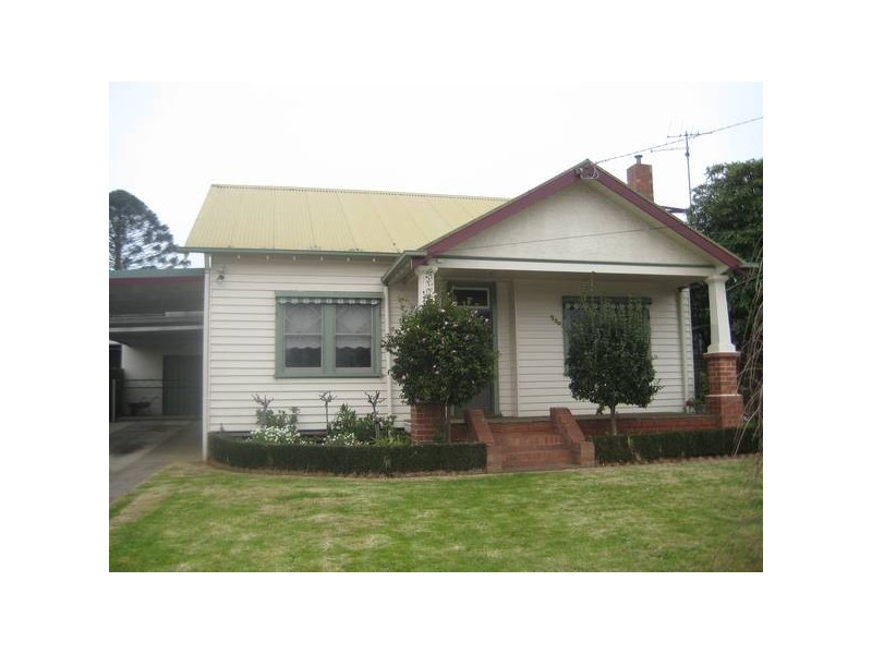 16 Young Street, Drouin VIC 3818