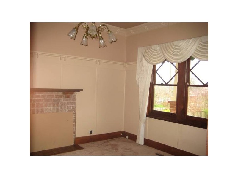 16 Young Street, Drouin VIC 3818