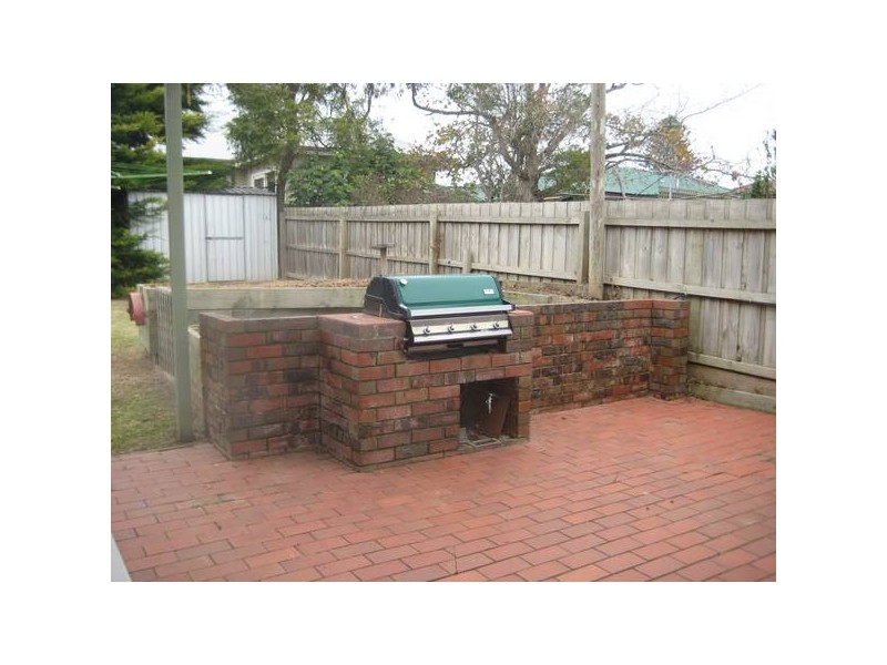 16 Young Street, Drouin VIC 3818