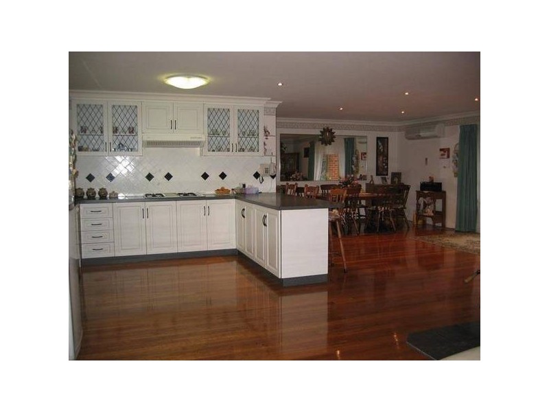 4 Burnett Close, Warragul VIC 3820