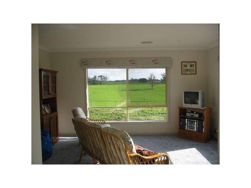 54 Brock Road, Hallora VIC 3818