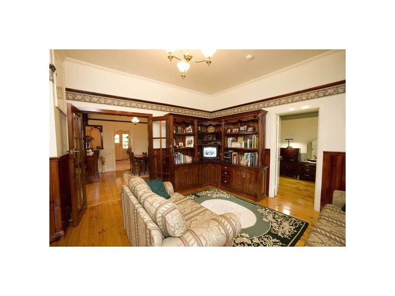 36 Gladstone Street, Warragul VIC 3820