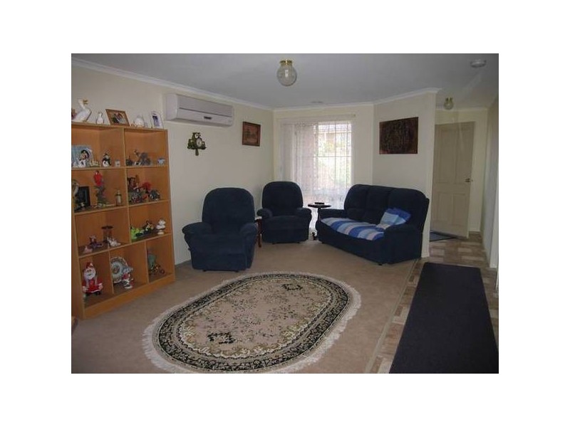 61 Walker Drive, Drouin VIC 3818