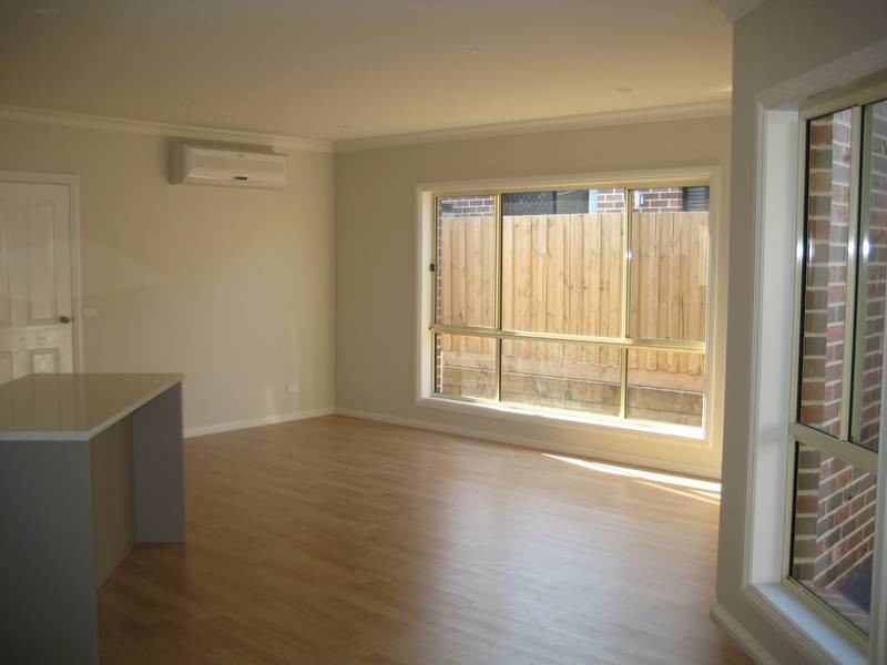 2/8 Stoll Street, Warragul VIC 3820