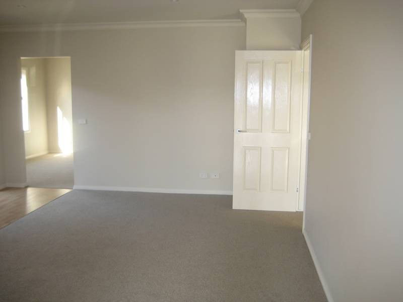 2/8 Stoll Street, Warragul VIC 3820