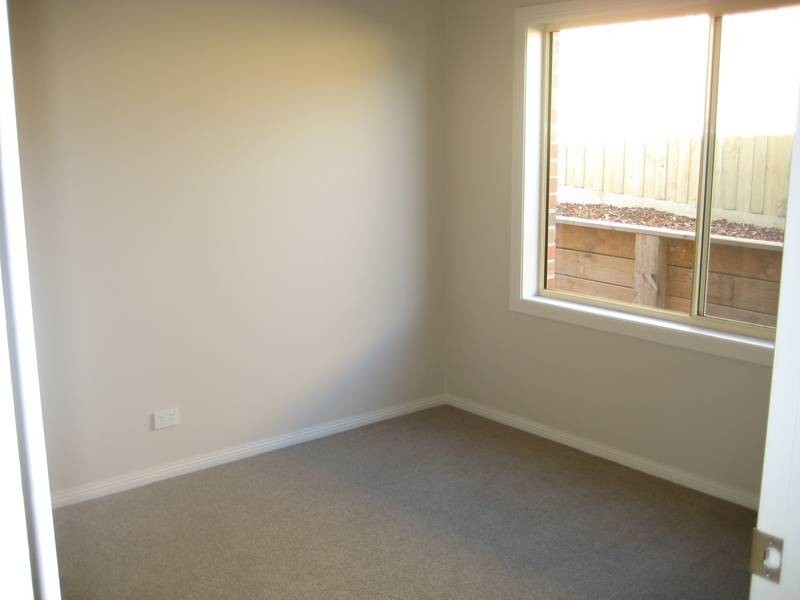 2/8 Stoll Street, Warragul VIC 3820