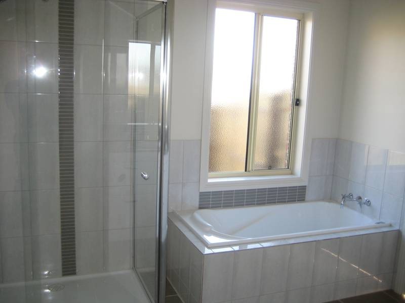 2/8 Stoll Street, Warragul VIC 3820