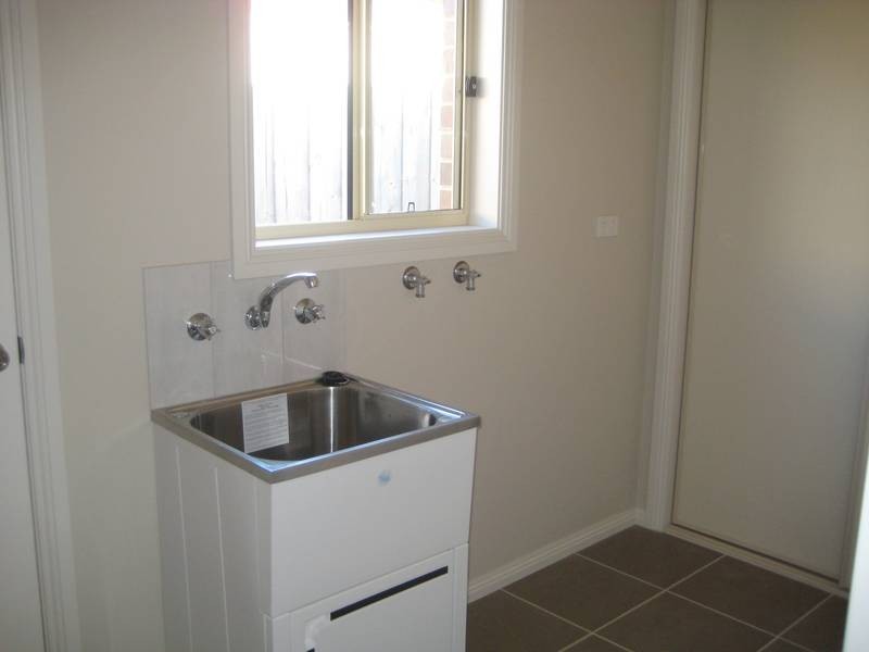 2/8 Stoll Street, Warragul VIC 3820