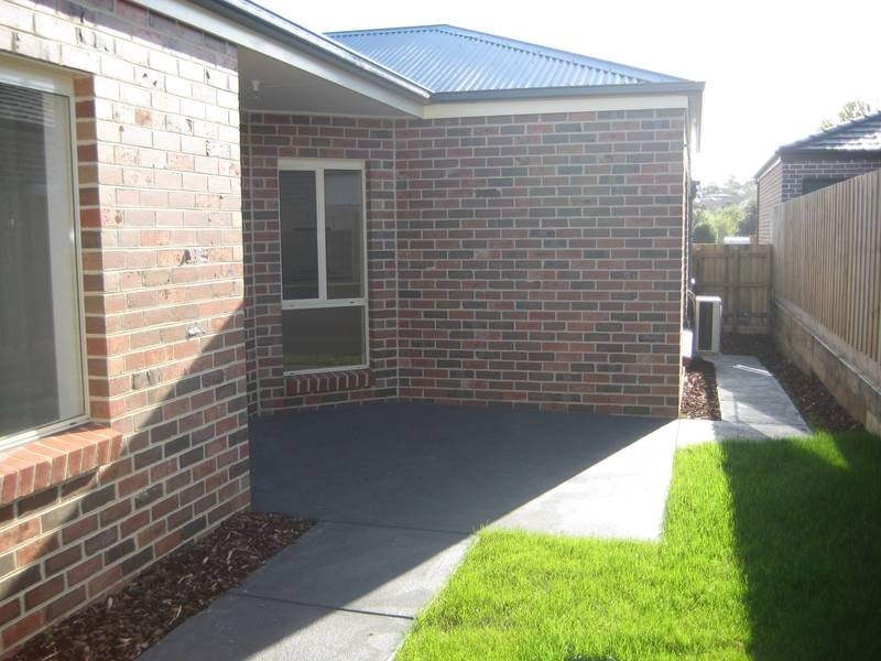 2/8 Stoll Street, Warragul VIC 3820